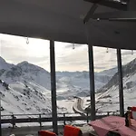 Ospizio La Veduta Hotel *