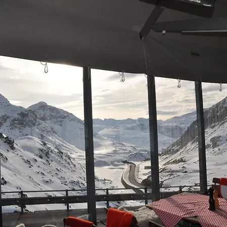 Ospizio La Veduta Hotel *