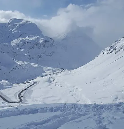 Ospizio La Veduta Hotel *