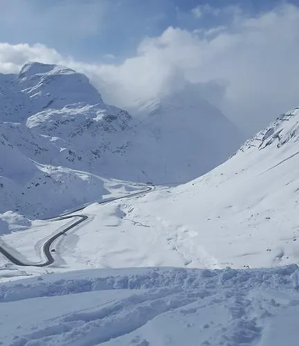 Ospizio La Veduta Hotel *